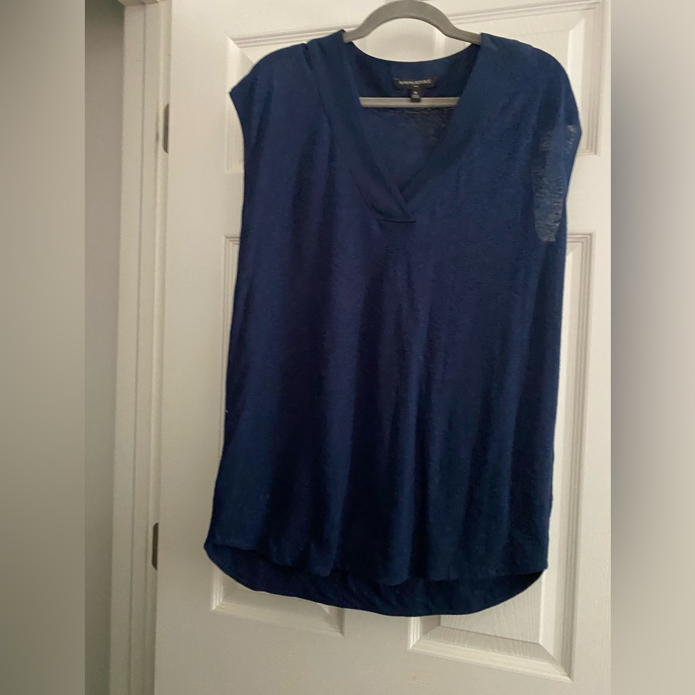 NWOT Banana Republic Navy Blue Sleeveless Top Medium
